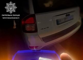 На дорозі Чернігів-Славутич зупинили Jeep із несправною фарою: водій виявився п’яним