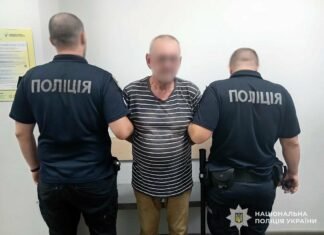 Кілька разів вистрілив у голову знайомій та бив пістолетом: на Чернігівщині затримали чоловіка за замах на вбивство