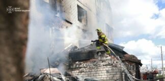 Кількість постраждалих внаслідок удару по багатоповерхівці у Чернігові зросла до 15