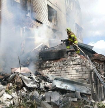 Кількість постраждалих внаслідок удару по багатоповерхівці у Чернігові зросла до 15