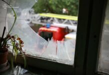 Вигоріли дві квартири, 17 постраждалих: нові подробиці удару по багатоповерхівці у Чернігові