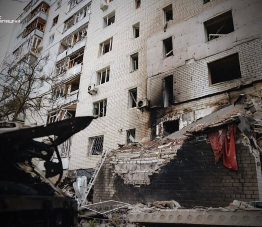 Пожежу загасили, кількість постраждалих зросла до 20: наслідки удару по Чернігову