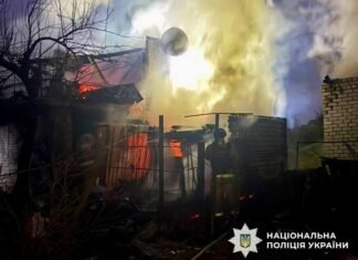 Росіяни атакували житловий район Чернігова: поранені четверо людей, серед них двоє дітей