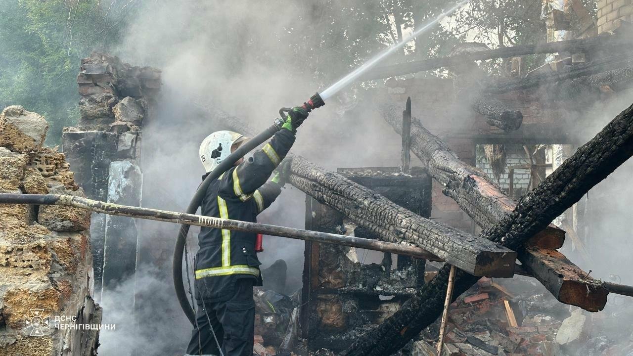 За добу росіяни завдали 28 ударів по Чернігівщині: загинули мати з донькою, 14 людей поранені