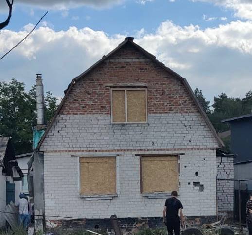 21 пошкоджений будинок, 65 закритих вікон: ліквідація наслідків атаки у Чернігові