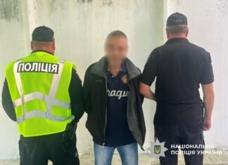 Вдарив односельця сокирою по голові: на Чернігівщині затримали 54-річного чоловіка
