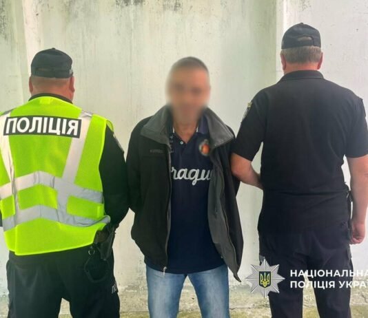Вдарив односельця сокирою по голові: на Чернігівщині затримали 54-річного чоловіка