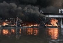 27 загиблих та десятки поранених: на Київщині після удару БпЛА розпочалася детонація