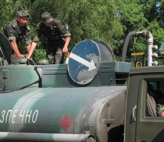 «Иногда доходит до абсурда»: военный сообщил о дефиците топлива в украинской армии