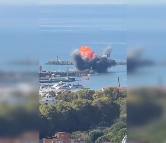 Сочи атаковали морские дроны: взорвали корабль NEFRIT из Новороссийска (видео)