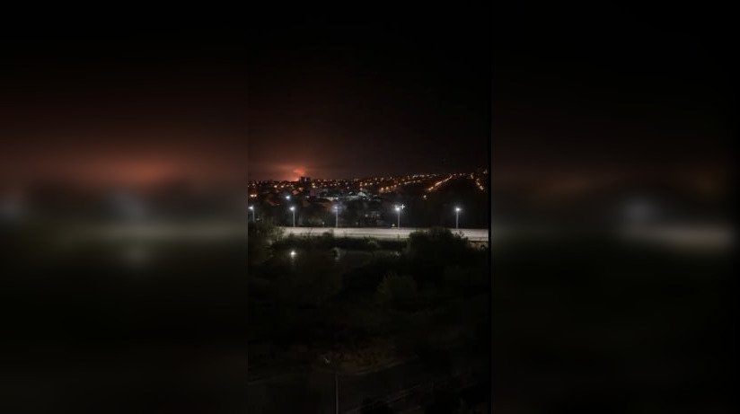 Российский Волгоград подвергся ракетному обстрелу: после ударов горит НПЗ «Лукойла» (видео)