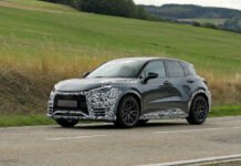 В сеть попали шпионские фото обновленного Lexus LBX Morizo RR 2027: что изменится (фото)